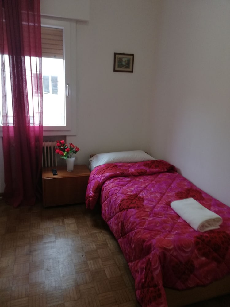 Standard Single Room, Shared Bathroom