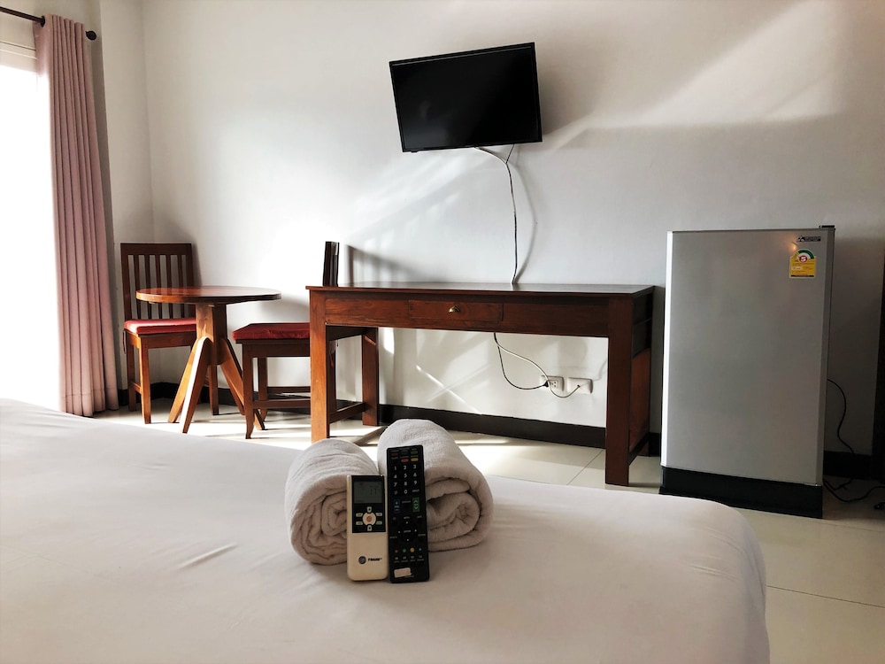 Standard Double Room with Balcony - Photo 4
