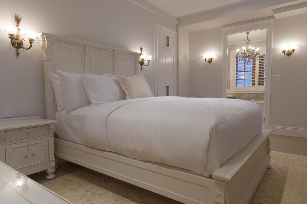 Room Marie-Rollet (Building B, No pets Allowed) - Photo 1