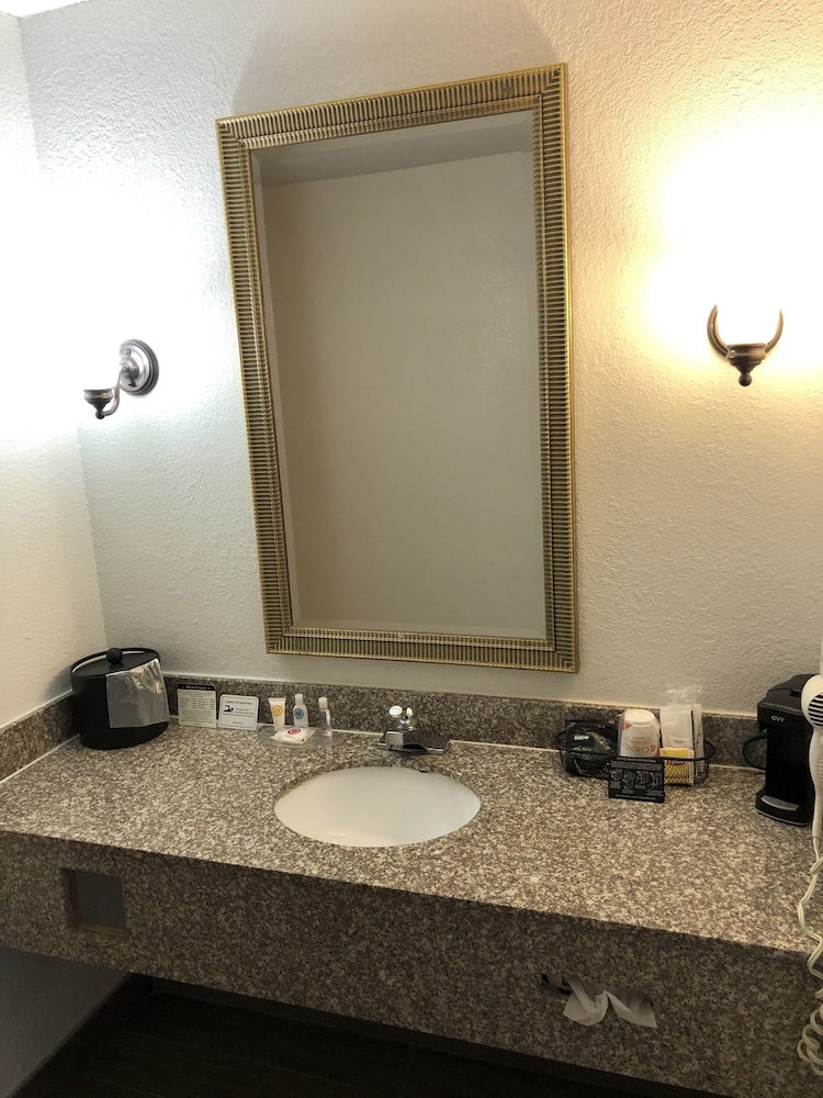 Suite, 2 Queen Beds, Non Smoking - Photo 6