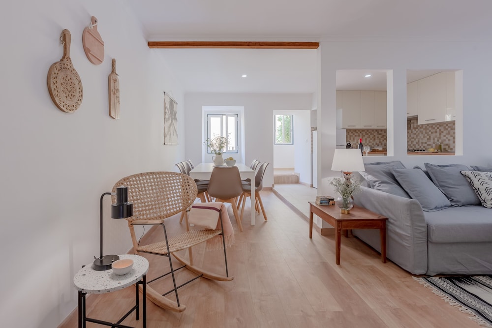 Apartment, 3 Bedrooms - Photo 1