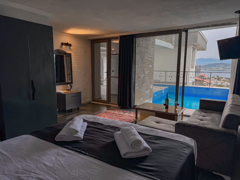 Superior Room, Pool View, Poolside photo 1