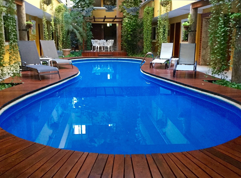 Honeymoon Room - Photo 11