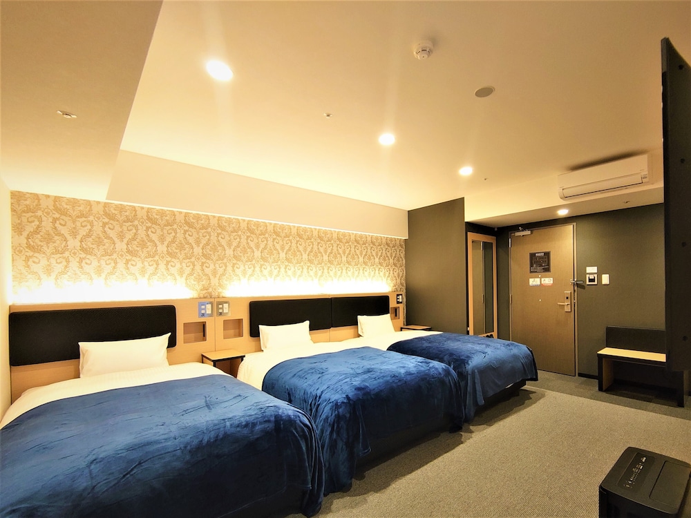 Accessible Triple Room, with 3 Single Beds, Non Smoking - Photo 2