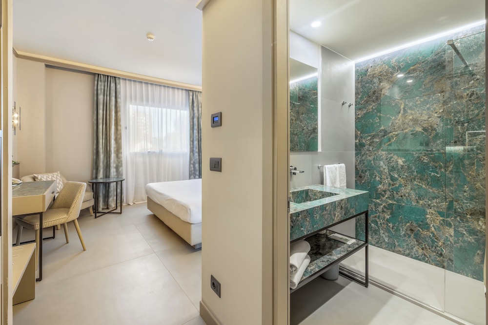 Exclusive Double Room, 1 King Bed - Photo 4