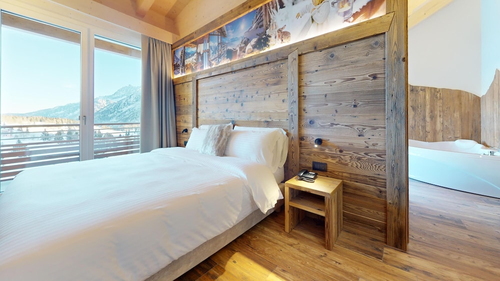 Luxury Suite photo 1