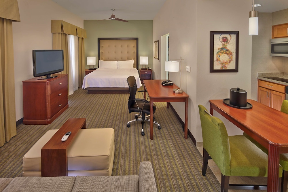 Studio, 1 King Bed, Accessible, Bathtub