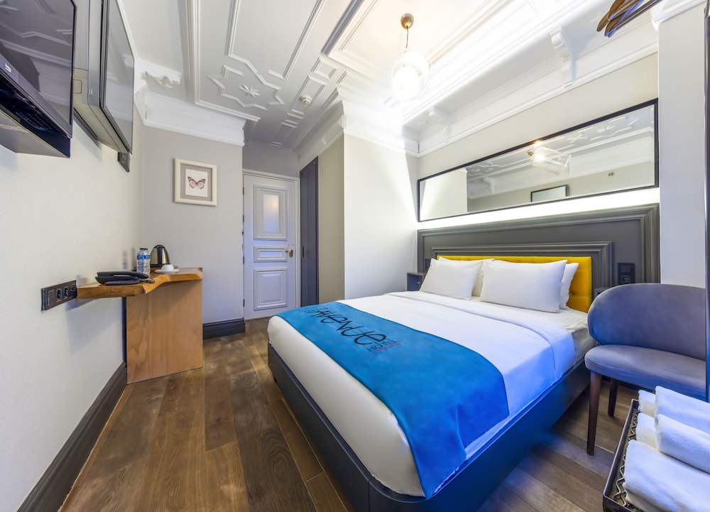 Double Room, 1 Queen Bed photo 1