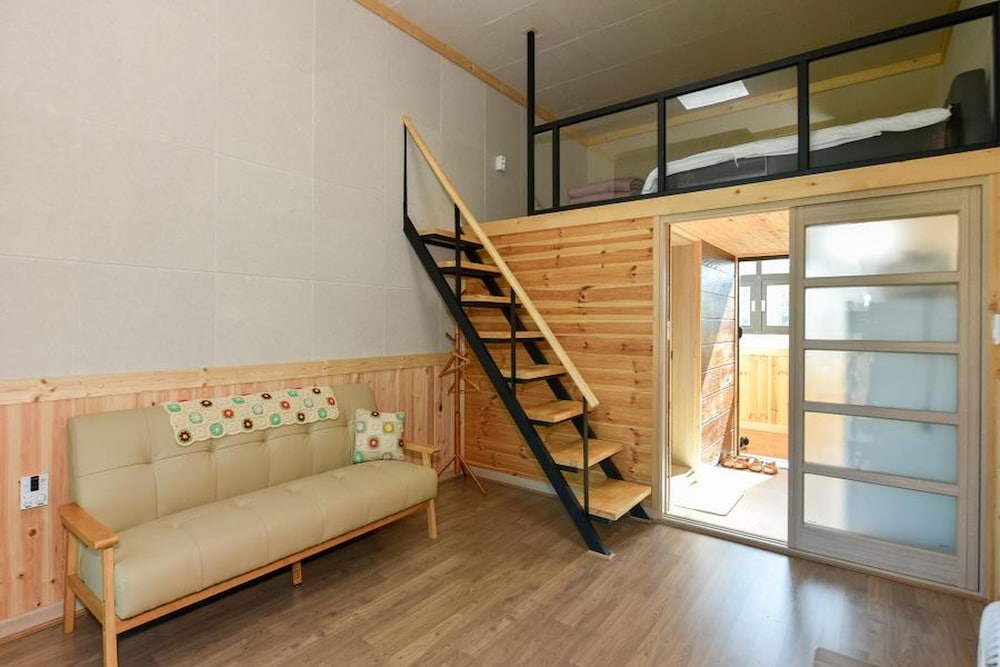 Basic Room, 1 Bedroom (204) - Photo 3