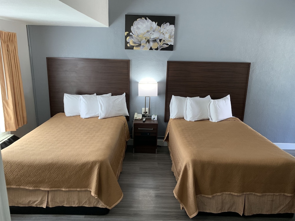 Standard Room, 2 Double Beds, Non Smoking photo 1