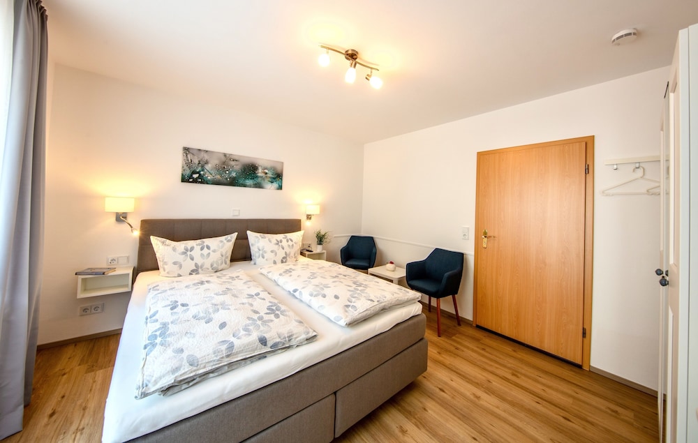 Double Room 3 photo 2