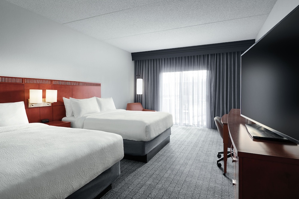 Room, 2 Double Beds - Photo 1