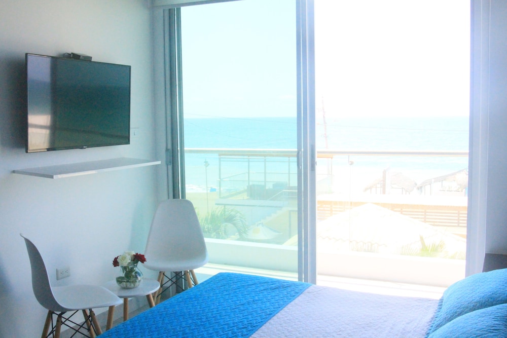 Romantic Double Room, 1 Double Bed, Ocean View photo 2