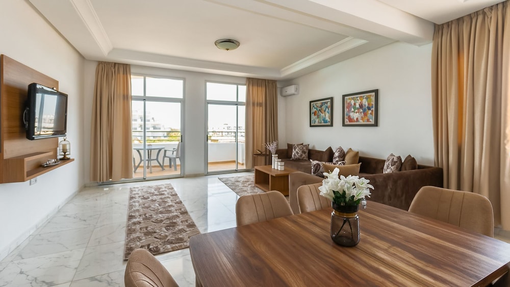 Grand Apartment, City View