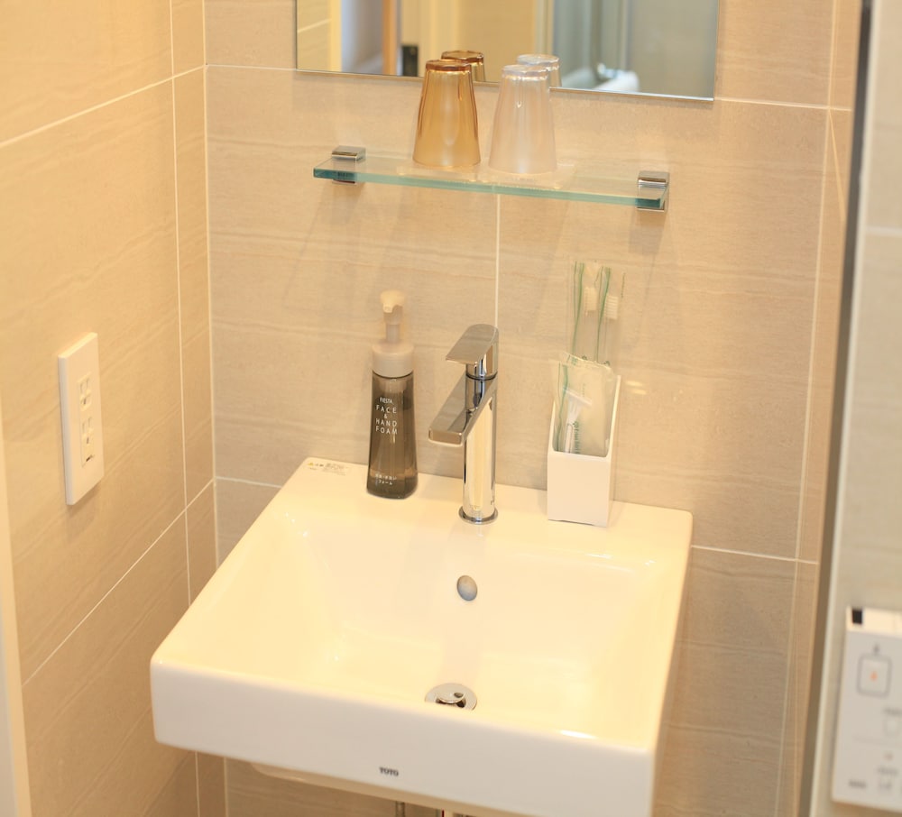 Premium Double Room - Photo 11