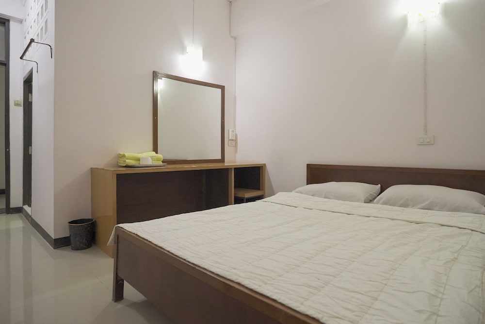 Standard King Room with Fan