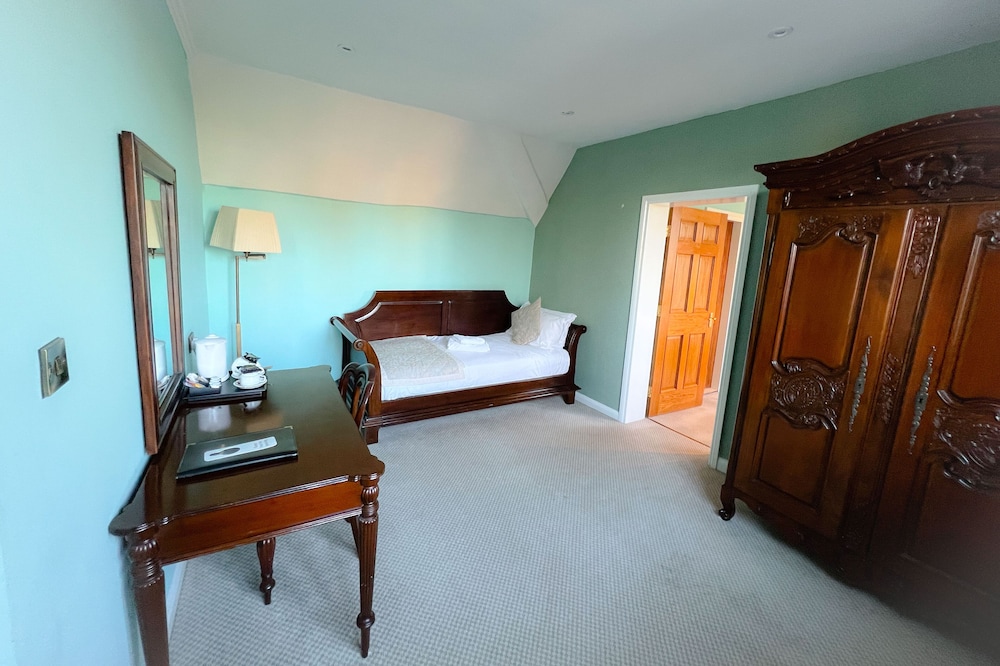 Family Room, Double and Single Bed, no lift - Photo 2