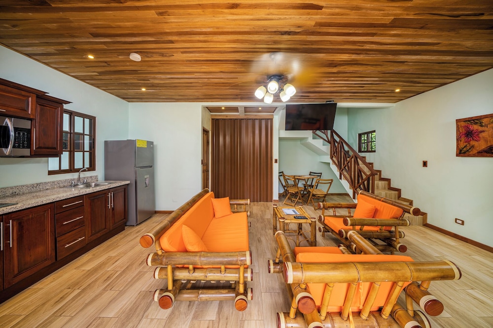 Grand Bungalow photo 2