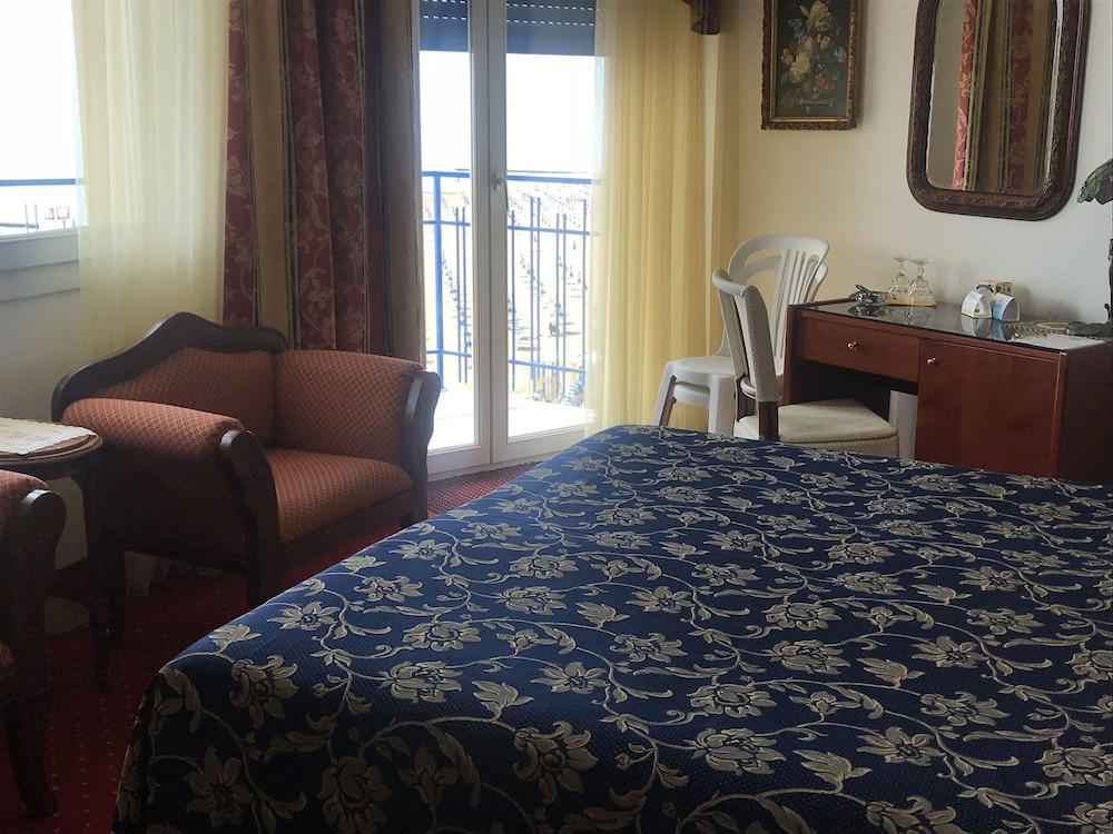 Junior Suite, 1 Double Bed, Sea Facing