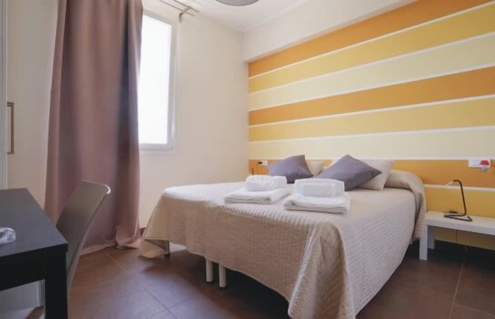 Basic Room, Ensuite, Vineyard View