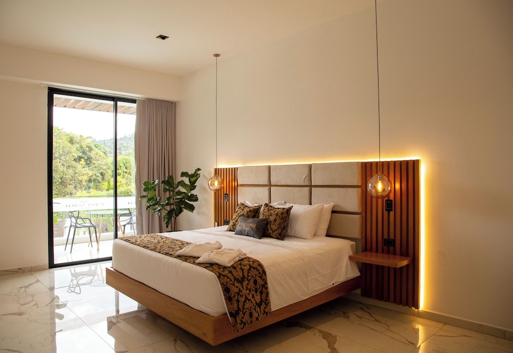 Deluxe Double Room, Pool View