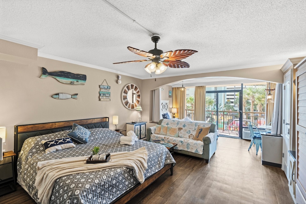Studio, Multiple Beds, Pool Access, Poolside (201)