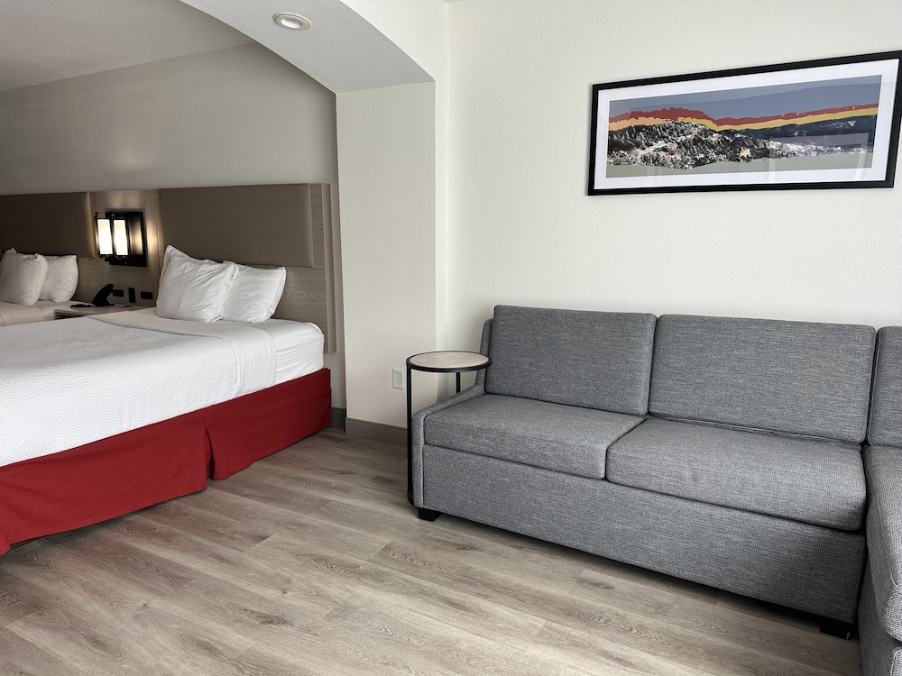 Room, 2 Queen Beds, Accessible, Non Smoking (Mobility/Hearing, Bathtub w/Grab Bars) - Photo 2