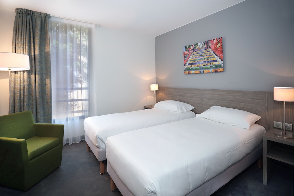 Superior Room, 1 King Bed, Non Smoking (Twin bed on request) - Photo 9