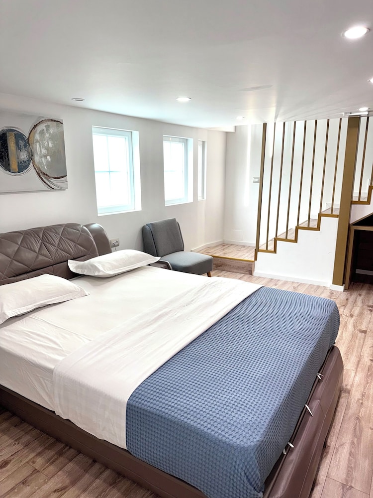 Deluxe Duplex, 2 Bedrooms, Non Smoking