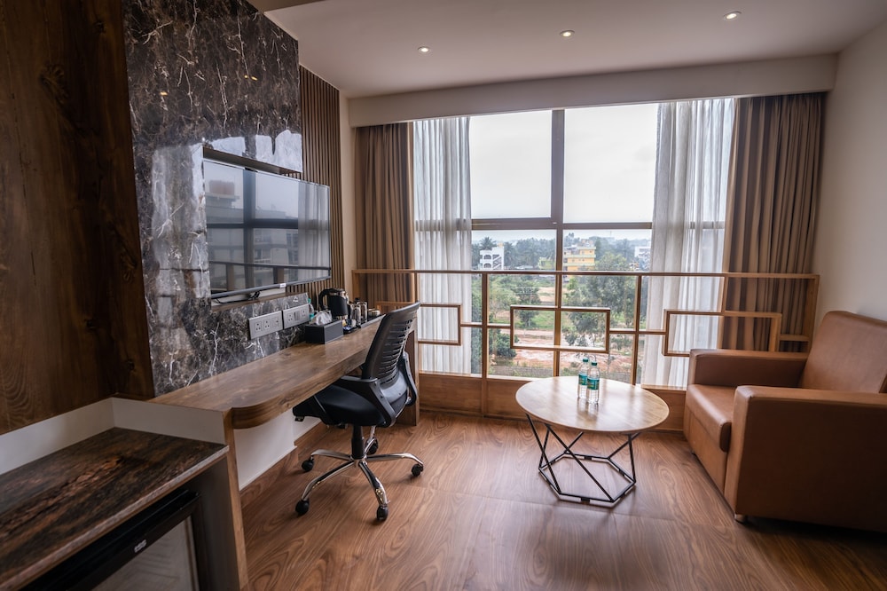 Suite Room - Photo 1