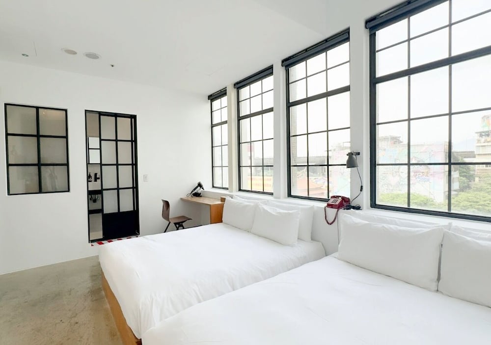 Large Family Quadruple Room (2 Double Beds) photo 3