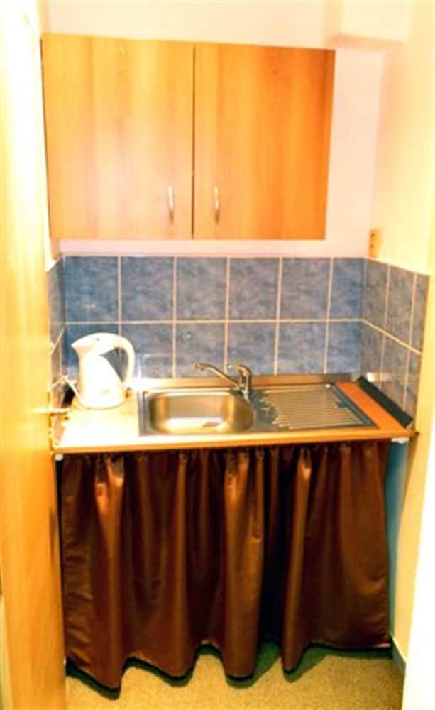 Family Triple Room, Private Bathroom photo 3