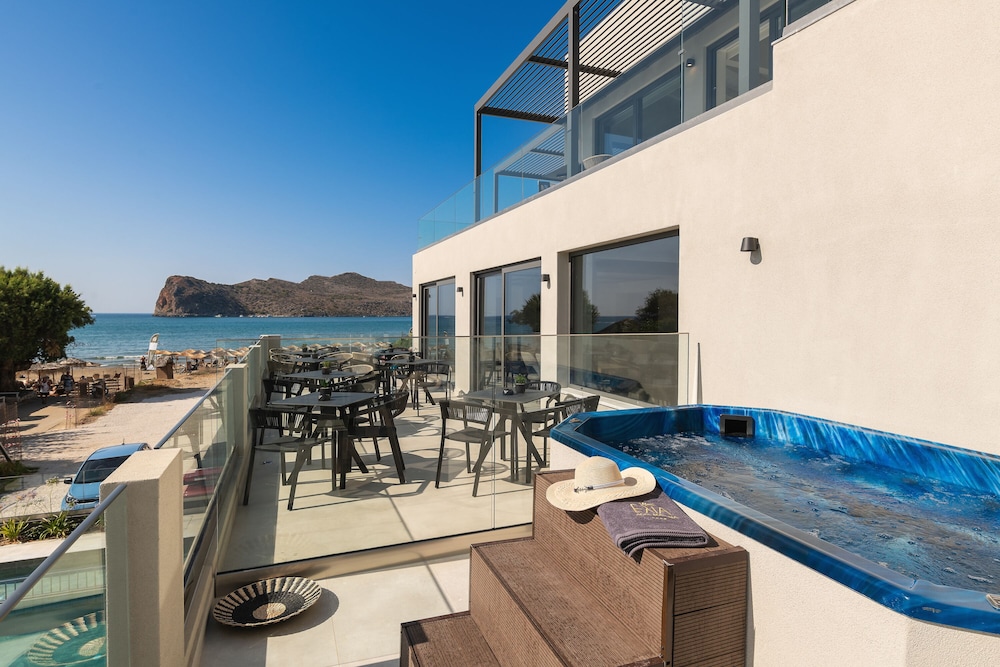 Maisonette with Outdoor Hot Tub photo 3