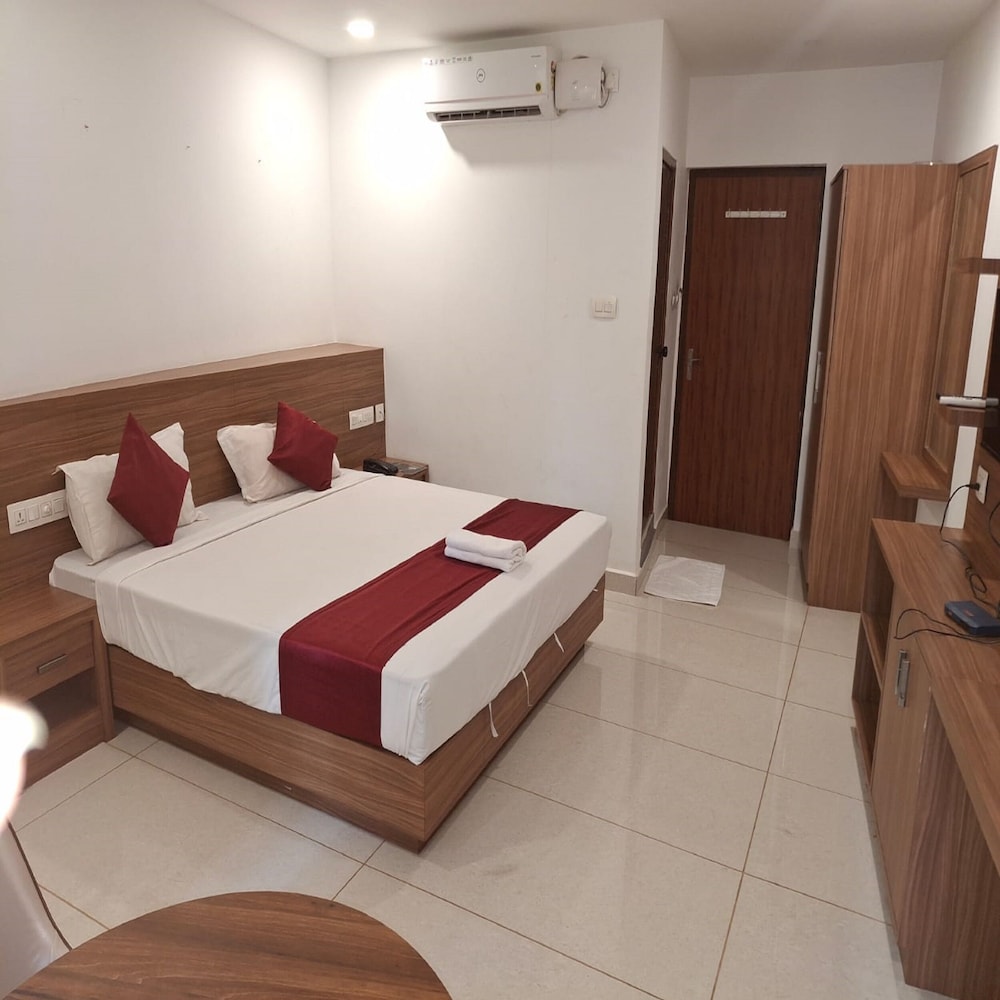 Family Double Room, City View