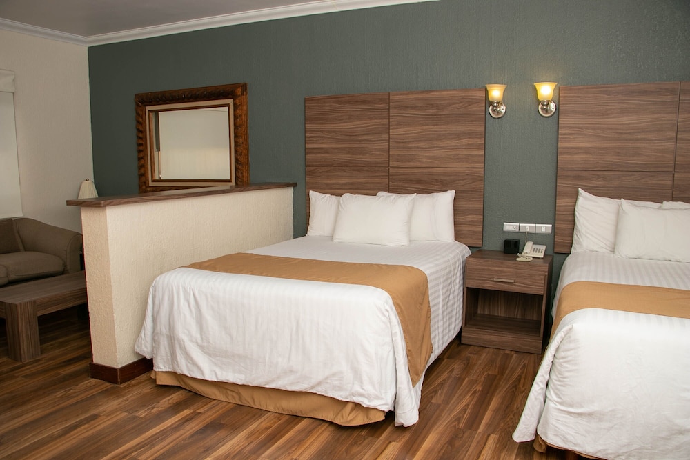 Suite, 2 Double Beds, Non Smoking, Kitchenette