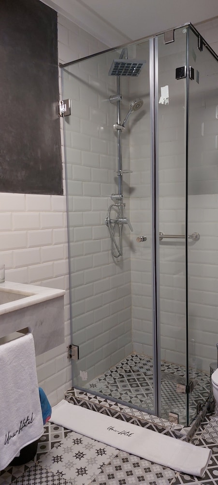Standard Twin Room - Photo 3