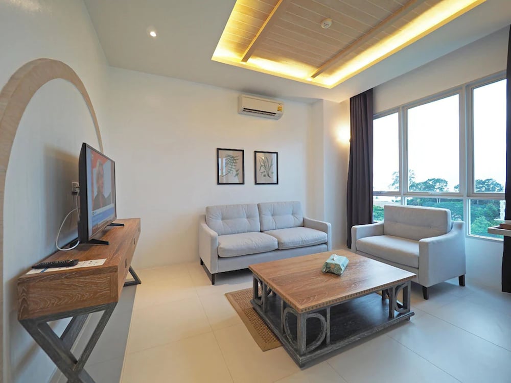 1 Bedroom Suite Jacuzzi Seaview