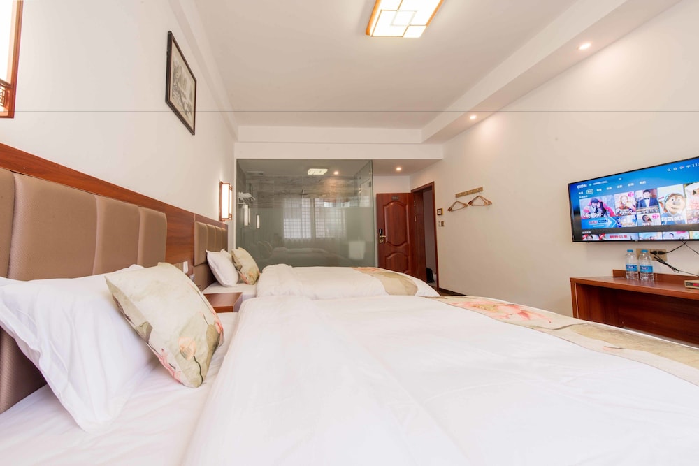 Comfort Twin Room, 2 Double Beds photo 2