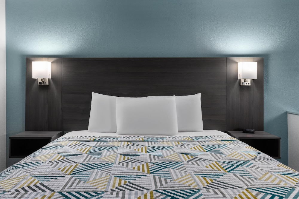 Studio Suite, 1 King Bed, Jetted Tub photo 2