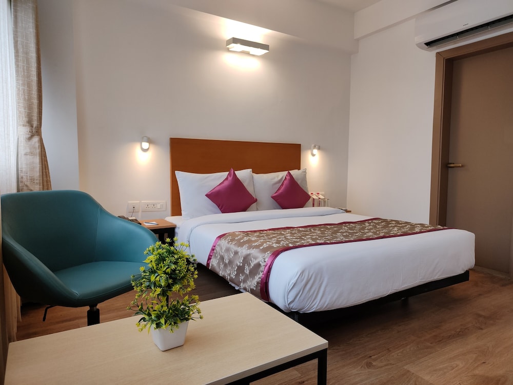 Deluxe Room - Photo 1