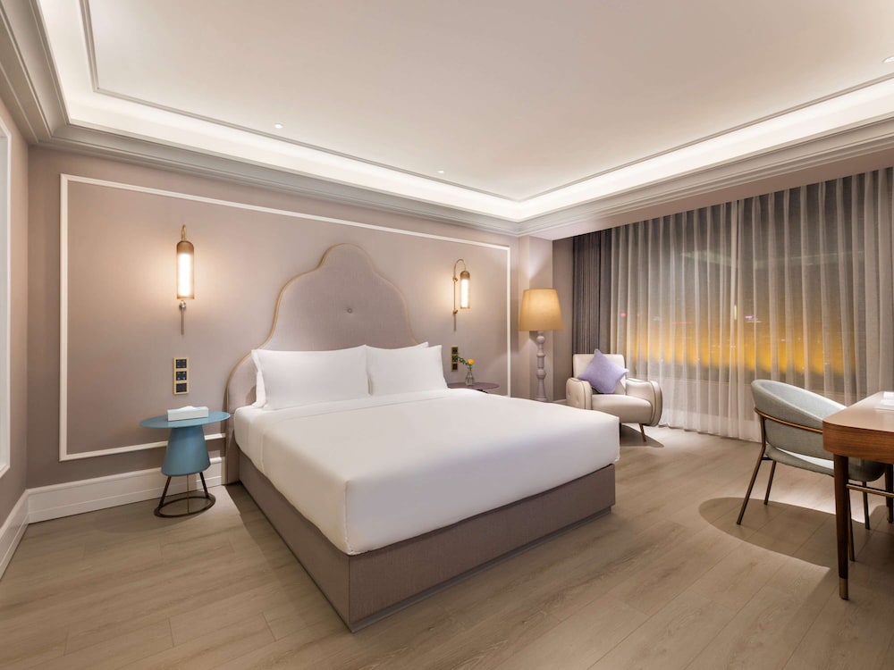 Deluxe Suite, 1 King Bed