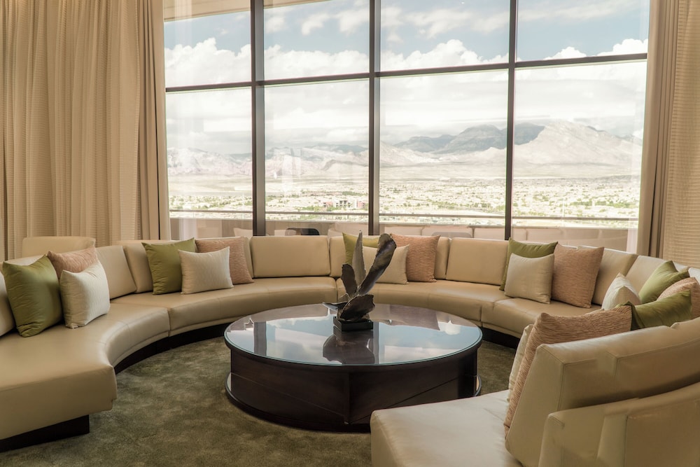 Canyon Suite thumbnail 5