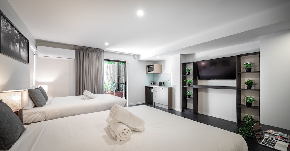 Family Studio Suite, Multiple Beds