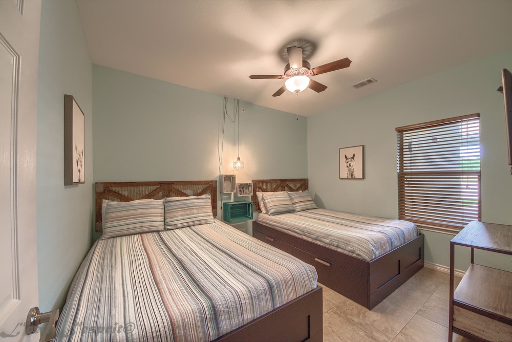 Condo, 2 Bedrooms