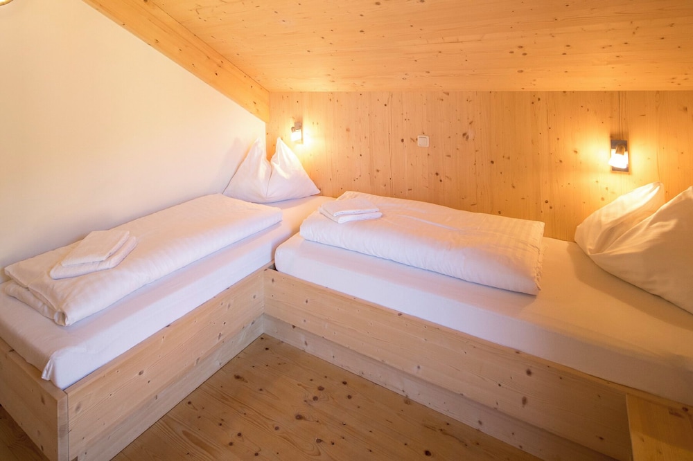 Chalet # 44b  mit 4 Schlafzimmern, Sauna & Whirlpool