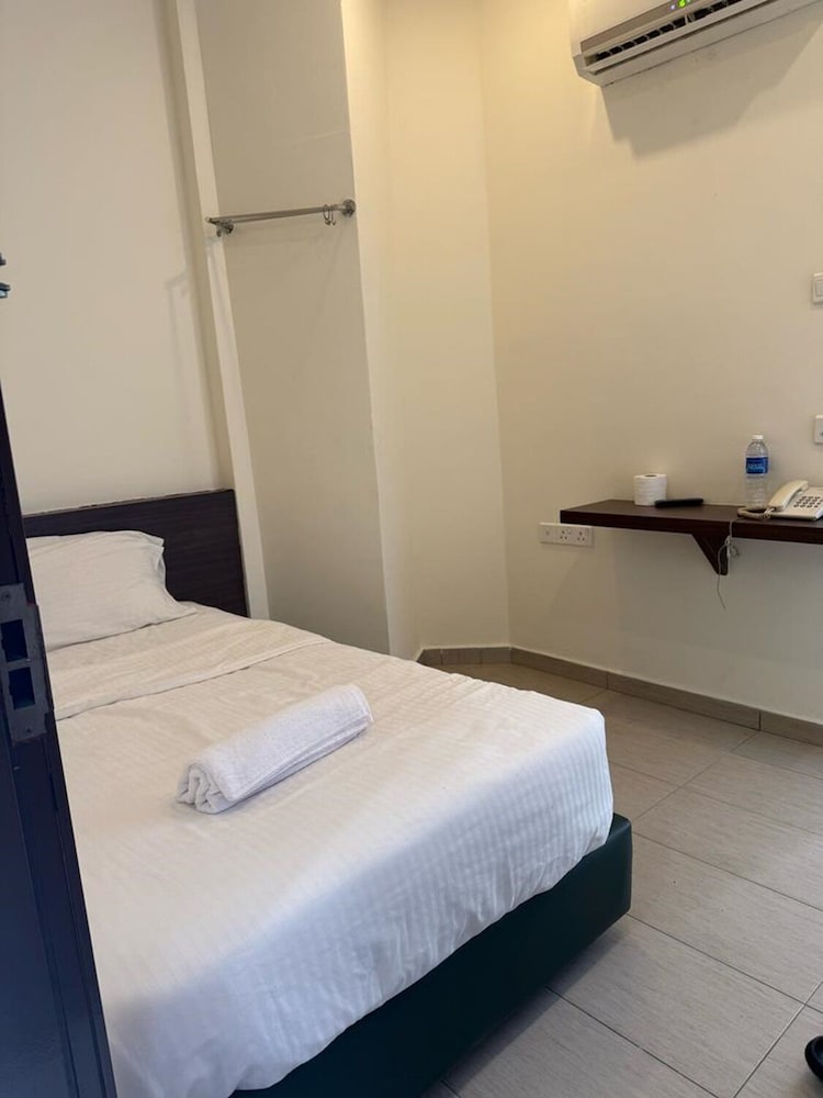 Deluxe Single Room
