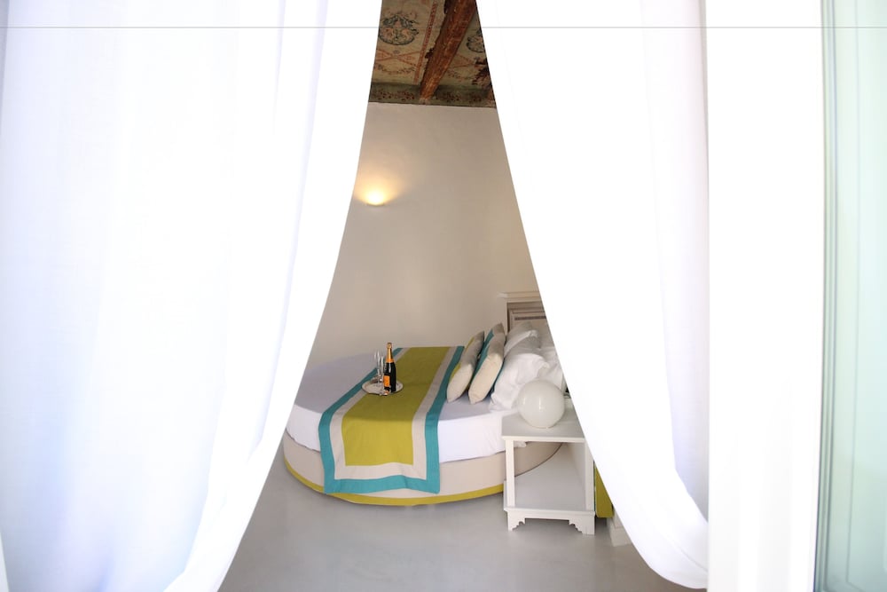 Design Room, City View photo 3