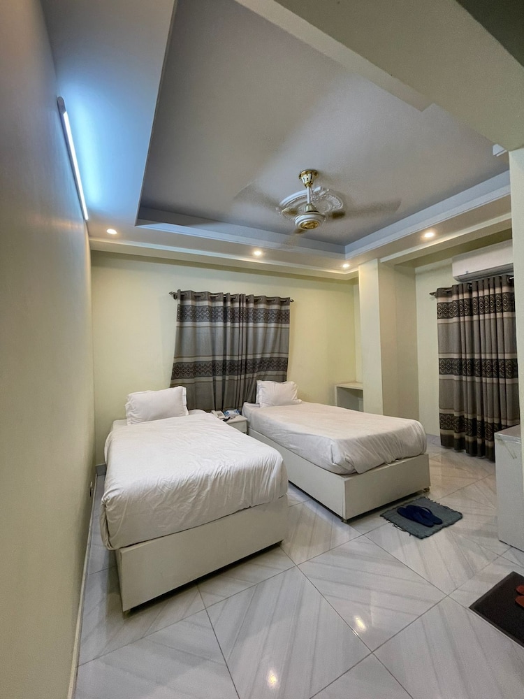 Economy Room, City View photo 1