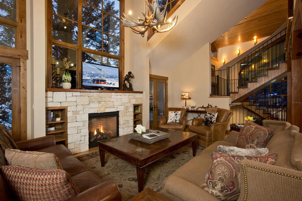 House, 6 Bedrooms (Private Home Blue Moose Lodge) photo 3