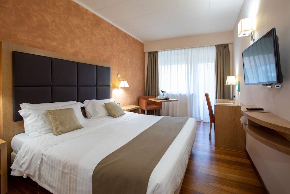 Superior Double Room, 1 King Bed, Balcony